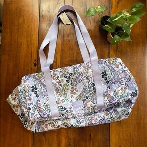 NWT 💜 Vera Bradley Lighten Up Large Traveler Duffle Bag Maddalena Paisley Soft